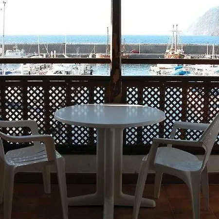Poblado Marinero * Acantilado de los Gigantes