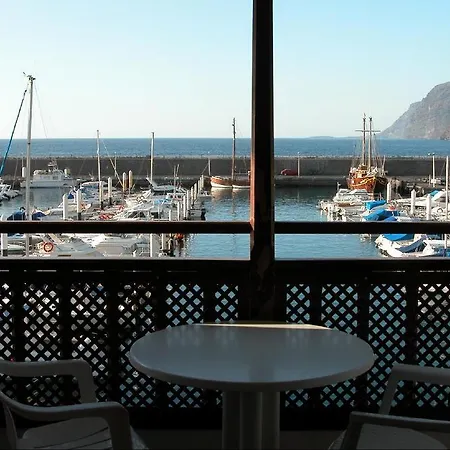 Poblado Marinero Acantilado de los Gigantes